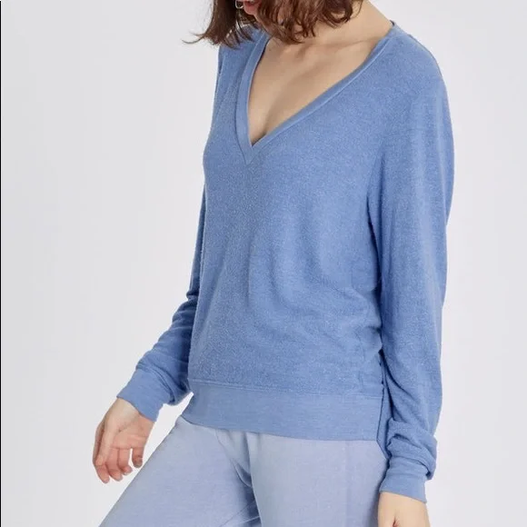 NWT Wildfox Dusk Blue Baggy Beach Jumper Deep V Sweatshirt - Picture 4 of 5